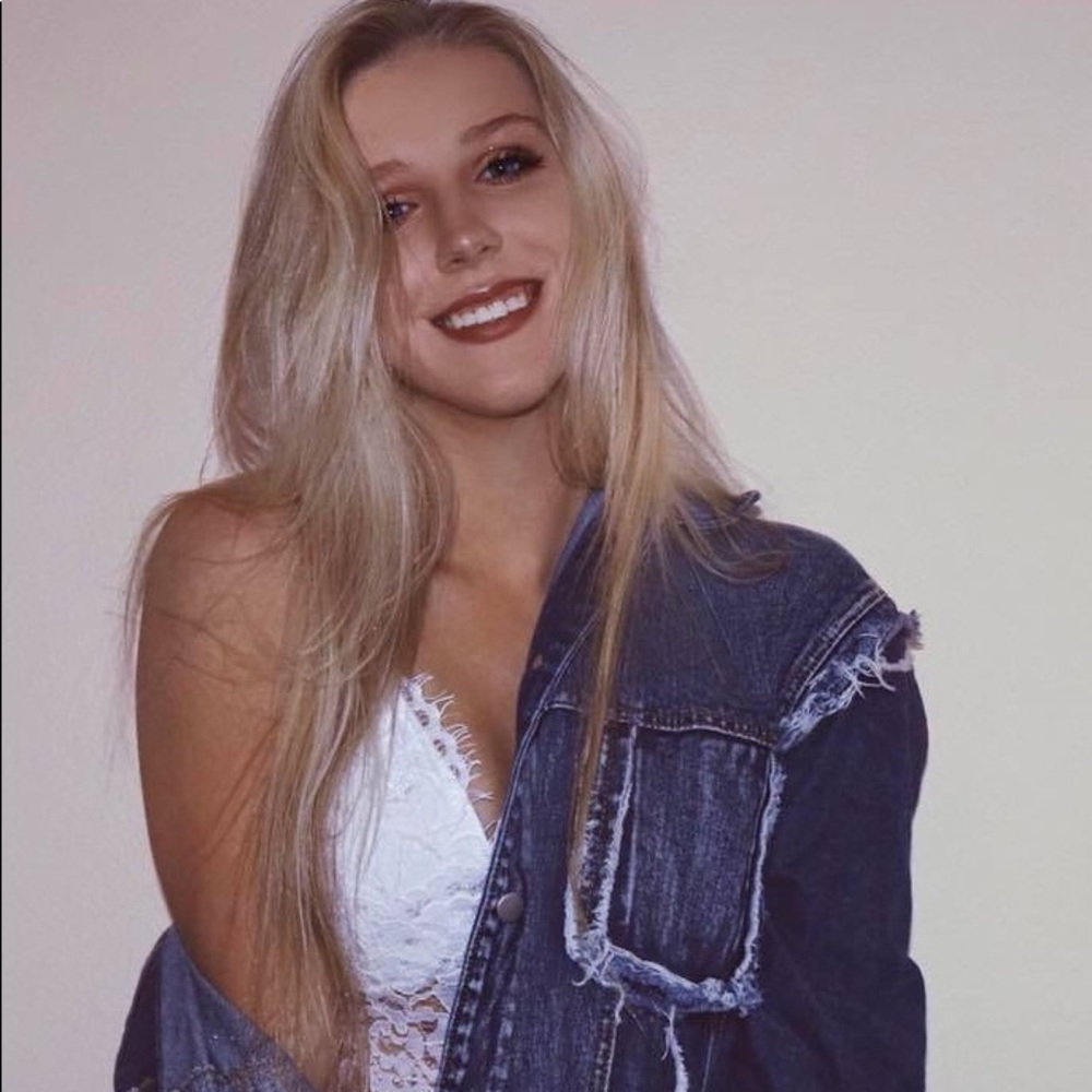 Meet your Posher, Julia